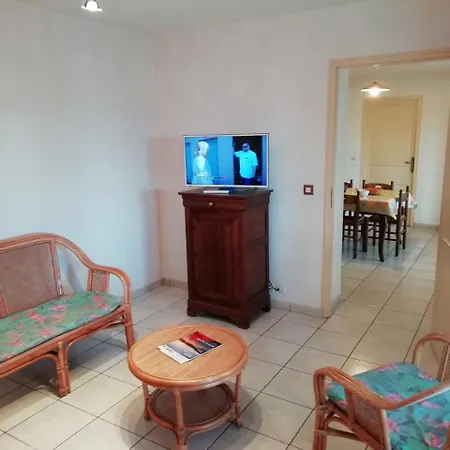 With Swimming Pool Appartement